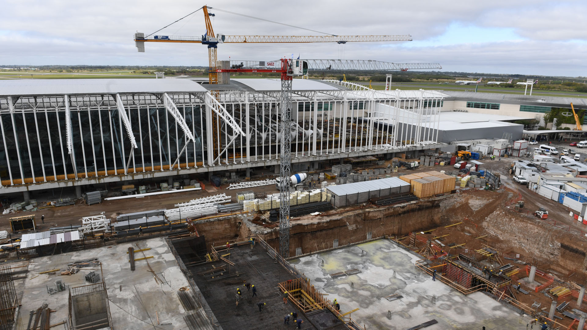 Obras en Ezeiza (Maximiliano Luna)